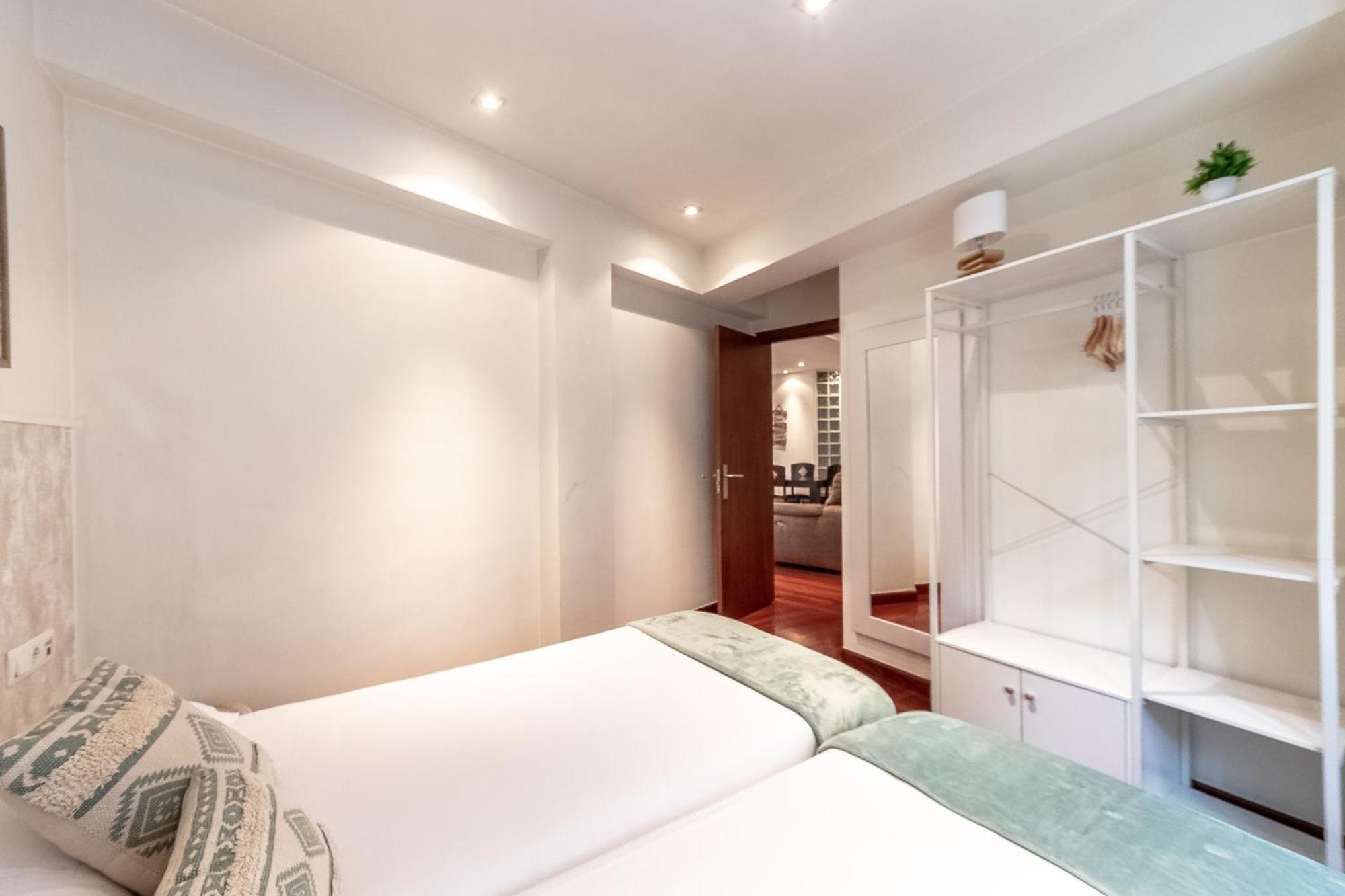 Ferienwohnung Amplio Y Acogedor Junto A Plaza Zabalburu Bilbao Exterior foto